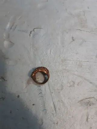 Anillo dorado trenzado