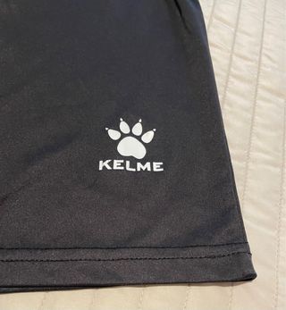 Pantalón corto deportivo Kelme negro