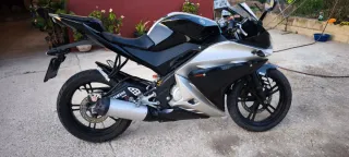 Yamaha YZF 125R Sportbike Negra/Plata