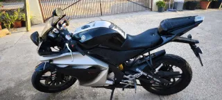 Yamaha YZF 125R Sportbike Negra/Plata