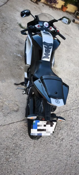 Yamaha YZF 125R Sportbike Negra/Plata