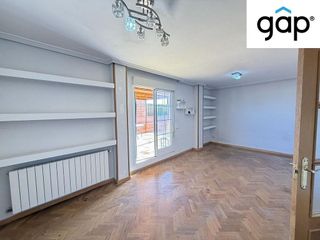 Piso en venta en Los Rosales en Madrid