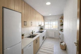 Piso en venta en Los Rosales en Madrid