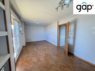 Piso en venta en Los Rosales en Madrid
