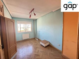 Piso en venta en Los Rosales en Madrid