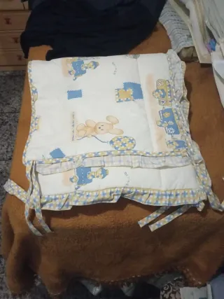 Colcha, chichonera y cojín cuna bebé
