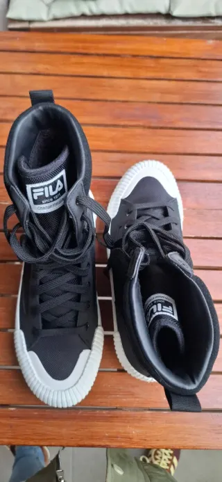 Botas/Zapatilla Fila Negras