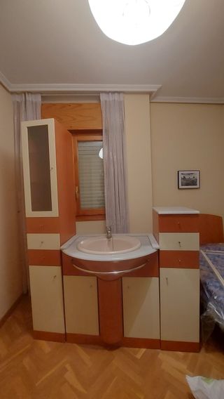 Mueble de baño con lavabo