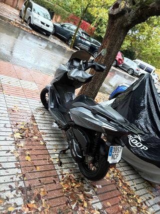Maxi Scooter 125cc Gris 2025