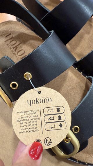 Yokono Sandalias Piel Negra Hebilla Dorada