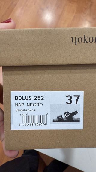 Yokono Sandalias Piel Negra Hebilla Dorada