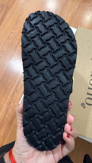 Yokono Sandalias Piel Negra Hebilla Dorada