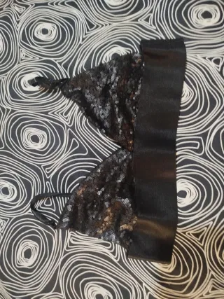 Top negro lentejuelas