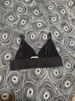 Top negro lentejuelas