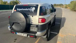 Toyota FJ Cruiser 2011