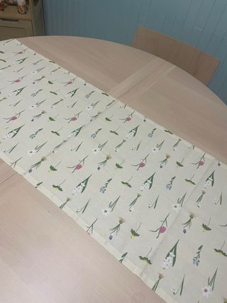 Camino de mesa floral