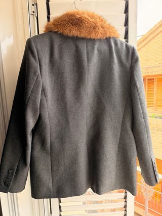 Americana Zara con cuello de pelo