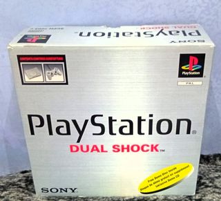 PlayStation 1 SCPH-7502 con scatola