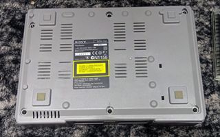 PlayStation 1 SCPH-7502 con scatola