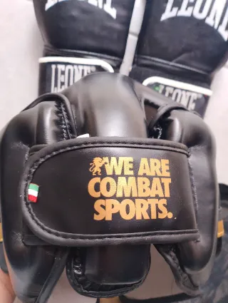 Casco y guantes boxeo Leone negros