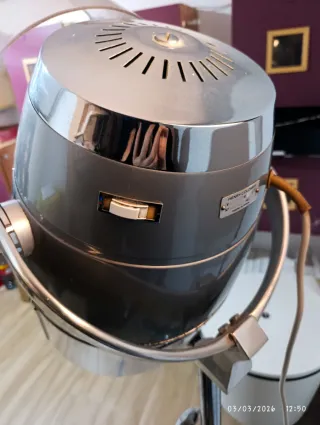 Peluquería vintage,  2 secadores