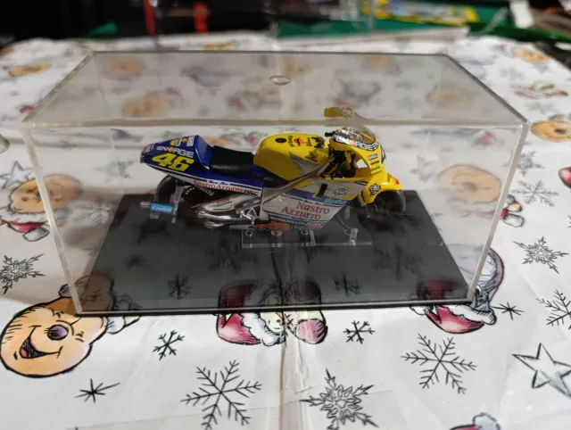 Modellino Honda NSR 500 Valentino Rossi 2001