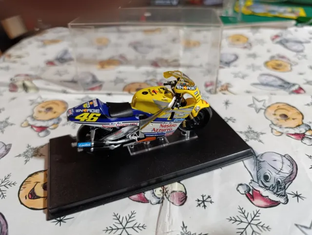 Modellino Honda NSR 500 Valentino Rossi 2001