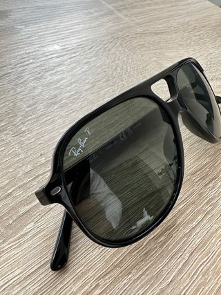 Gafas de sol Ray-Ban polarizadas negras