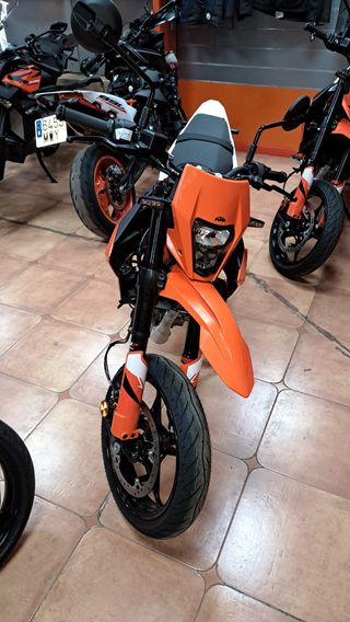 KTM SMC R 125 2026
