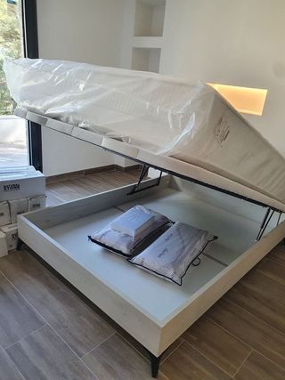 Canapes abatibles, somieres con patas y colchones