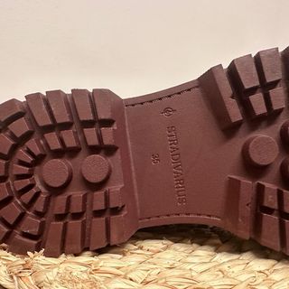 Botas Stradivarius efecto goma mujer