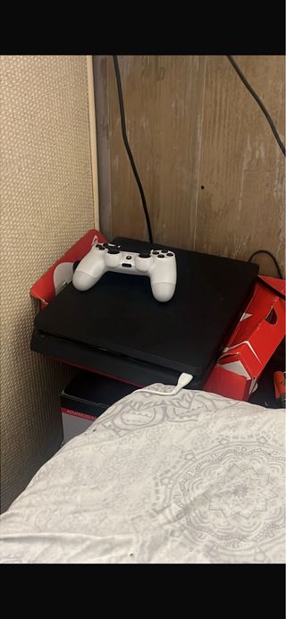 Consola PS4 + Mando Blanco