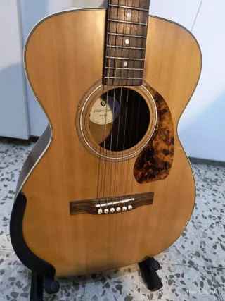 Guitarra Electroacústica Guild M240e