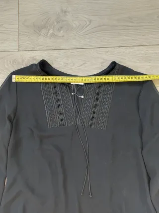 Talla L - Blusa Negra de Gasa y Terciopelo Nueva