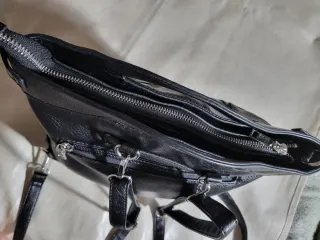 Mochila Dona Negra. Tamaño mediano. Muy cómoda.