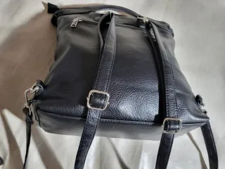 Mochila Dona Negra. Tamaño mediano. Muy cómoda.