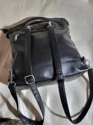 Mochila Dona Negra. Tamaño mediano. Muy cómoda.