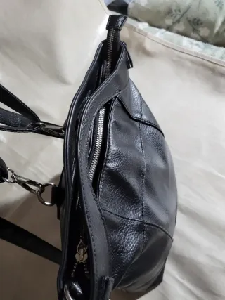 Mochila Dona Negra. Tamaño mediano. Muy cómoda.