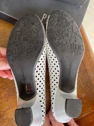 Zapatos planos Patricia plata y blanco talla 38