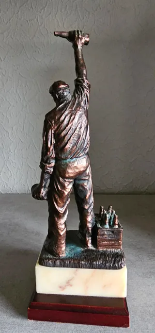 Figura Escanciador Sidra Bronce