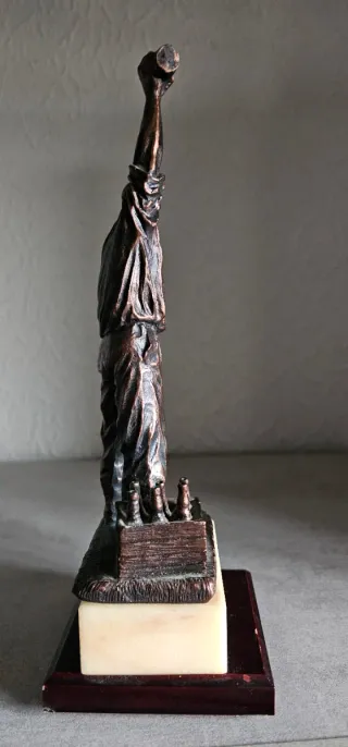 Figura Escanciador Sidra Bronce