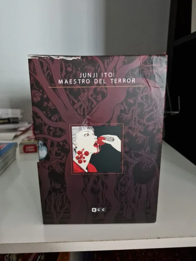 COFRE JUNJI ITO.MAESTRO DEL TERROR 7 TOMOS ECC