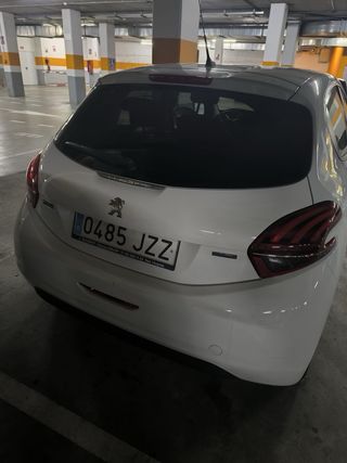 Vendo coche Peugeot 208