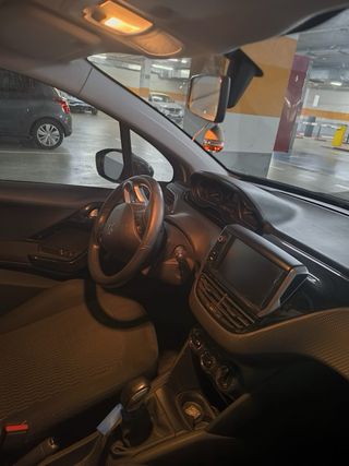 Vendo coche Peugeot 208