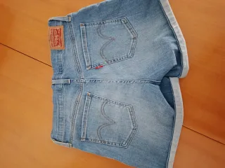 Shorts Levis Azules Desgastados