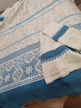 Colcha bouti 150cm beige y azul y fundas 70 × 50