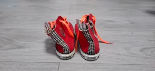 Zapatillas MTNG rojas y blancas