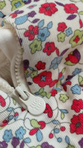 Saquito Tuc Tuc blanco polipiel con capota