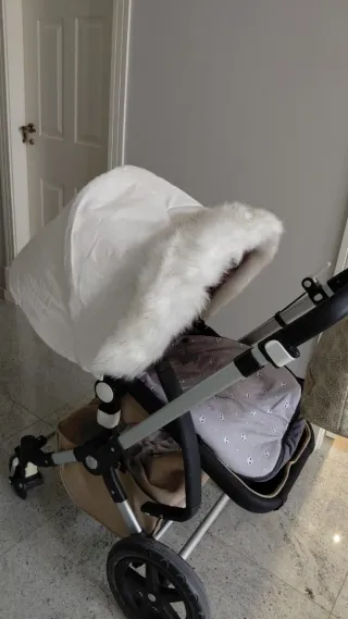 Saquito Tuc Tuc blanco polipiel con capota