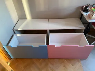 Cajones de almacenaje juvenil como nuevos.